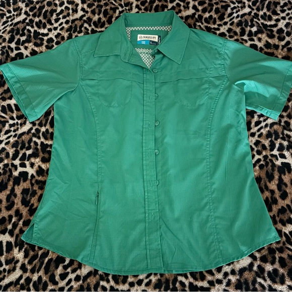 Magellan Outdoors Green Button-Up Short Sleeve Shirt - Picture 1 of 3